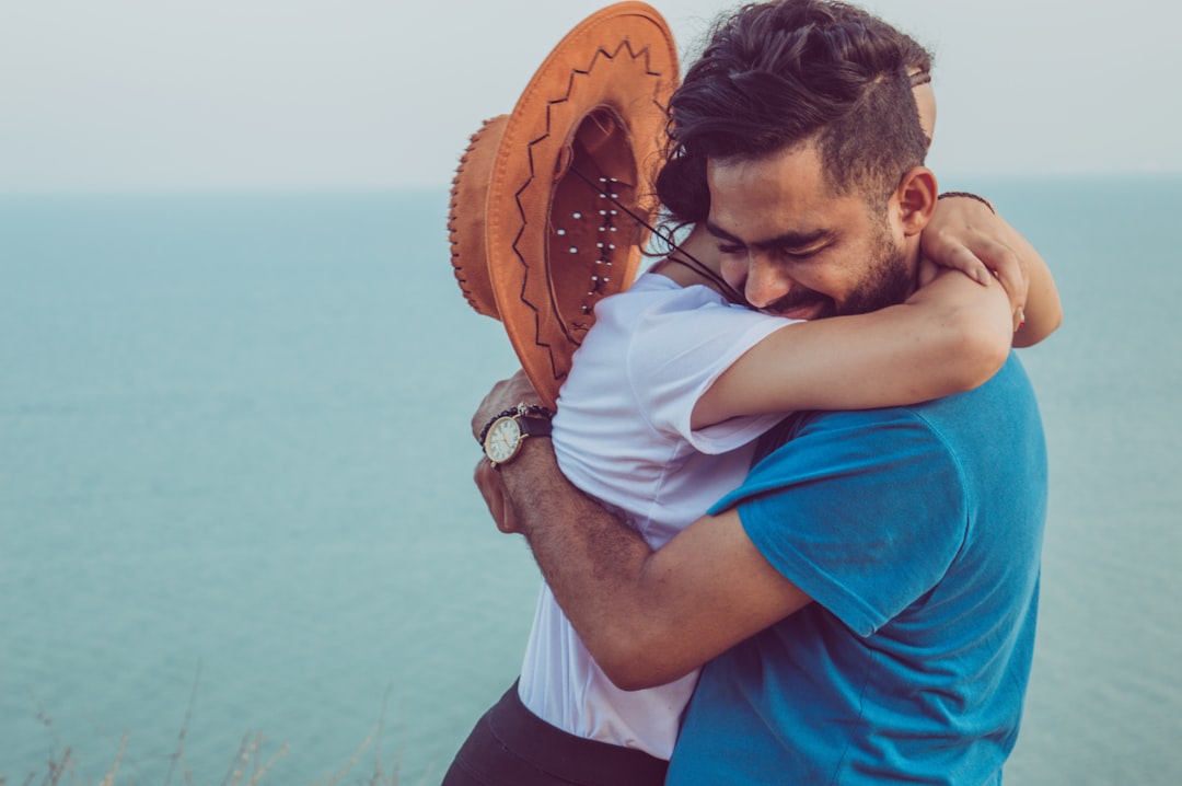 What My 3 Experiences of Losing Myself in Relationships Taught Me
